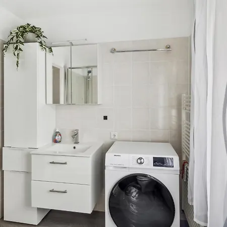 2 Bedroom Beautiful In